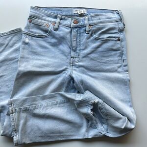 Madewell Mid-Rise Classic Straight Jean // Light Blue Wash // Size 26